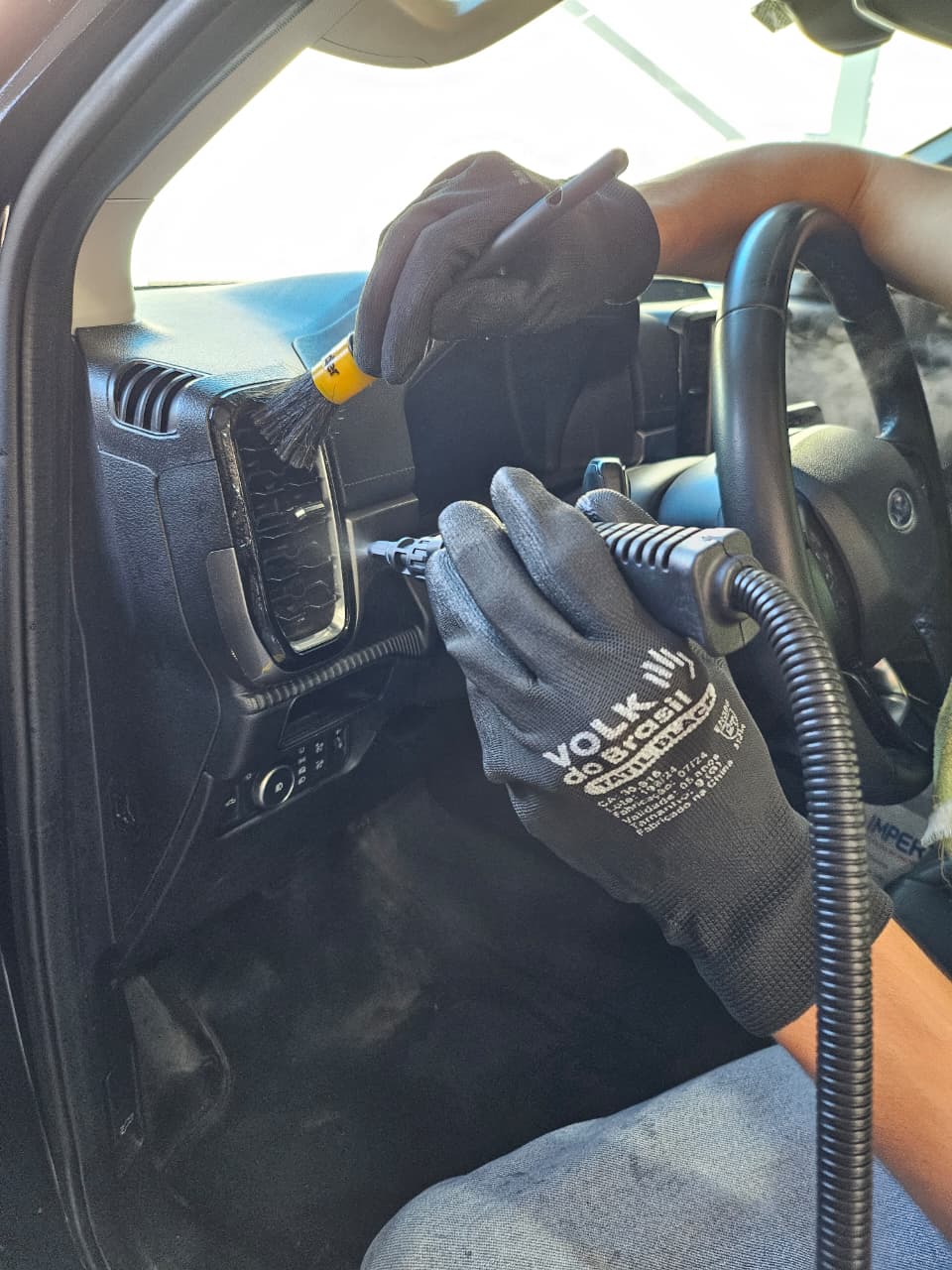 Higienização interna automotiva com vapor na Impertec em Uberaba