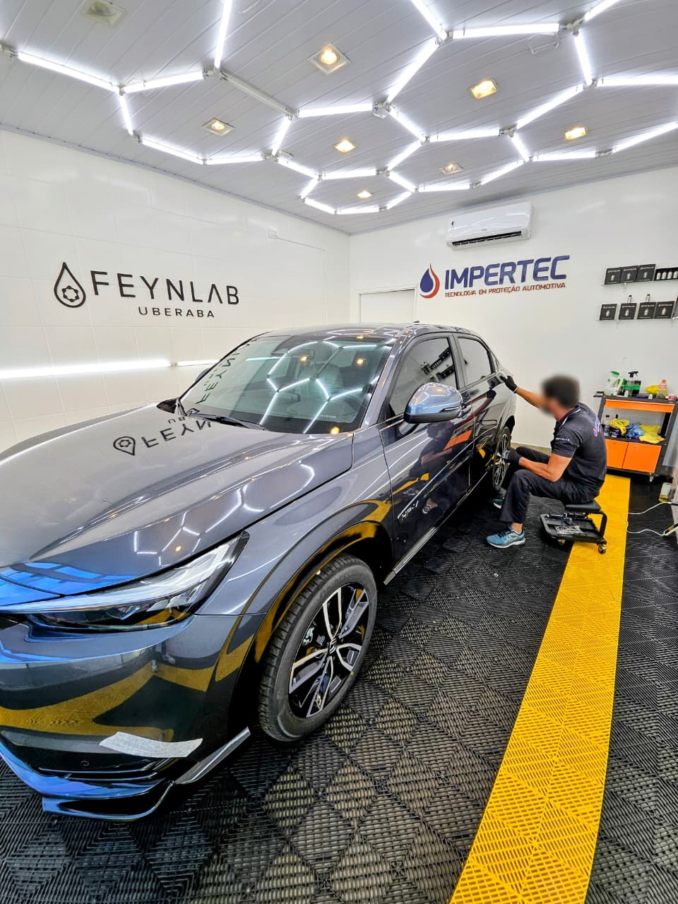 SUV com revestimento nano cerâmico FEYNLAB aplicado em Uberaba